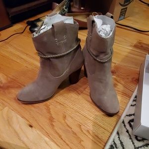 Dolce Vita Melah booties
